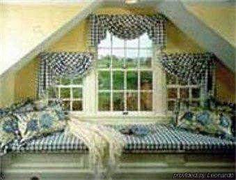 Wayside Hotel 4*