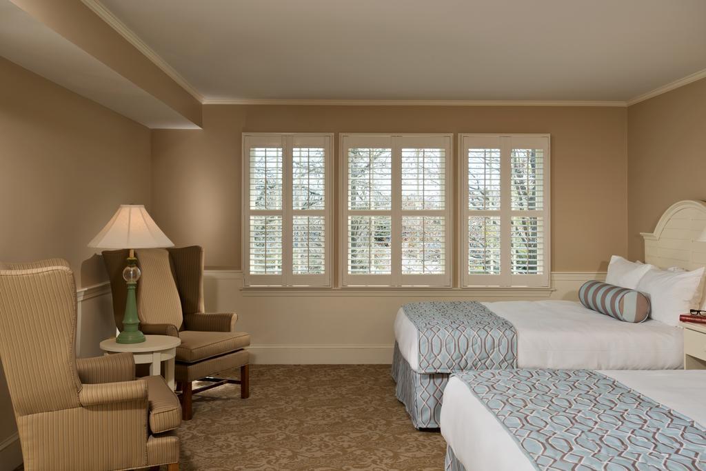 Wayside Hotel 4*