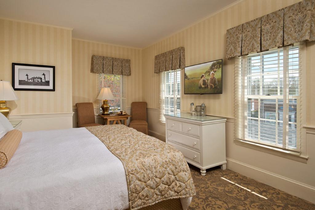 Wayside Hotel