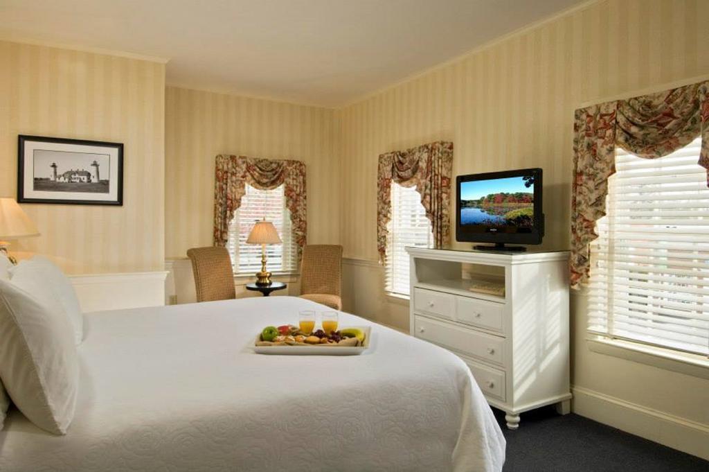 Wayside 4*