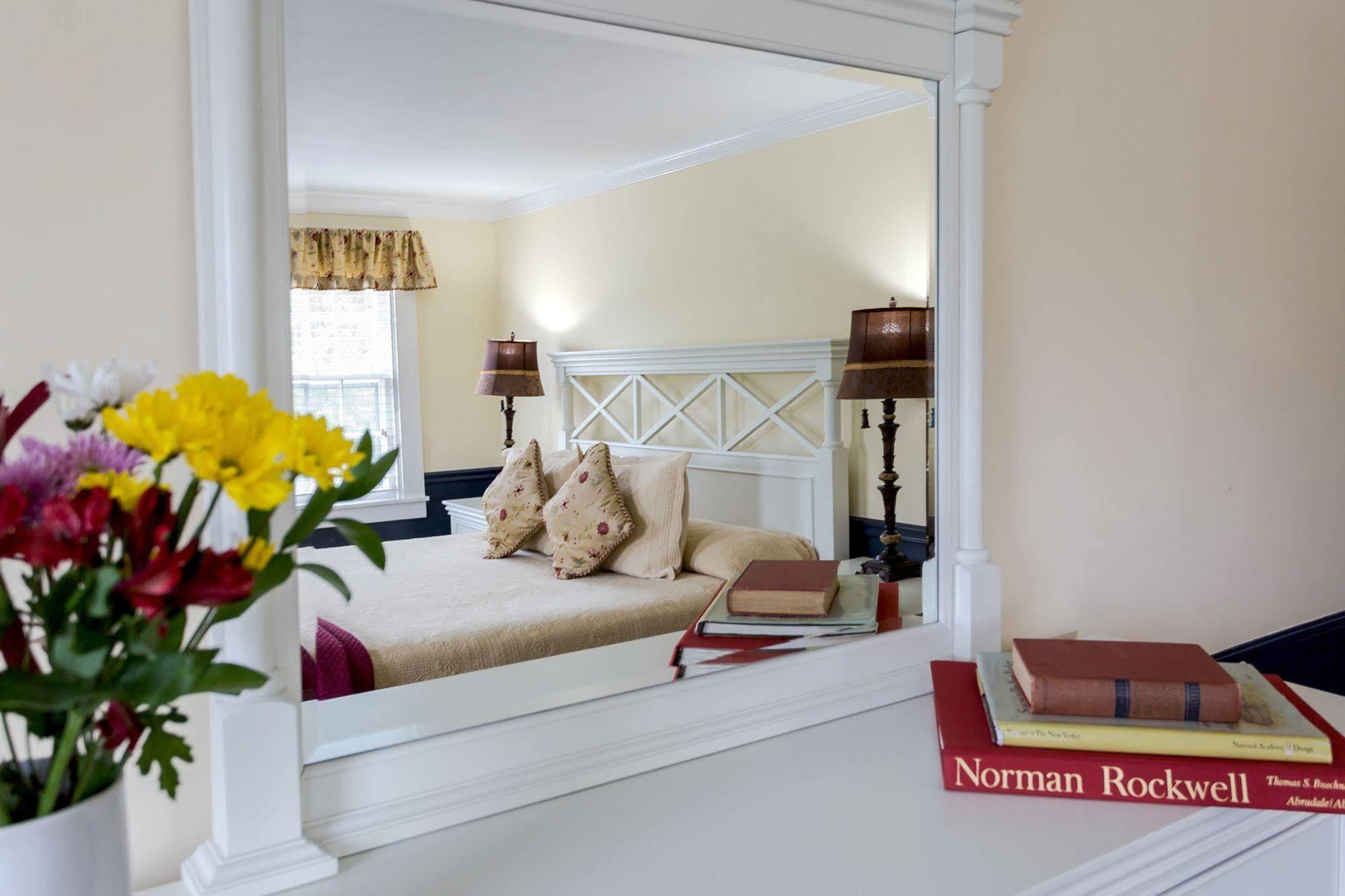Hotel Queen Anne Chatham