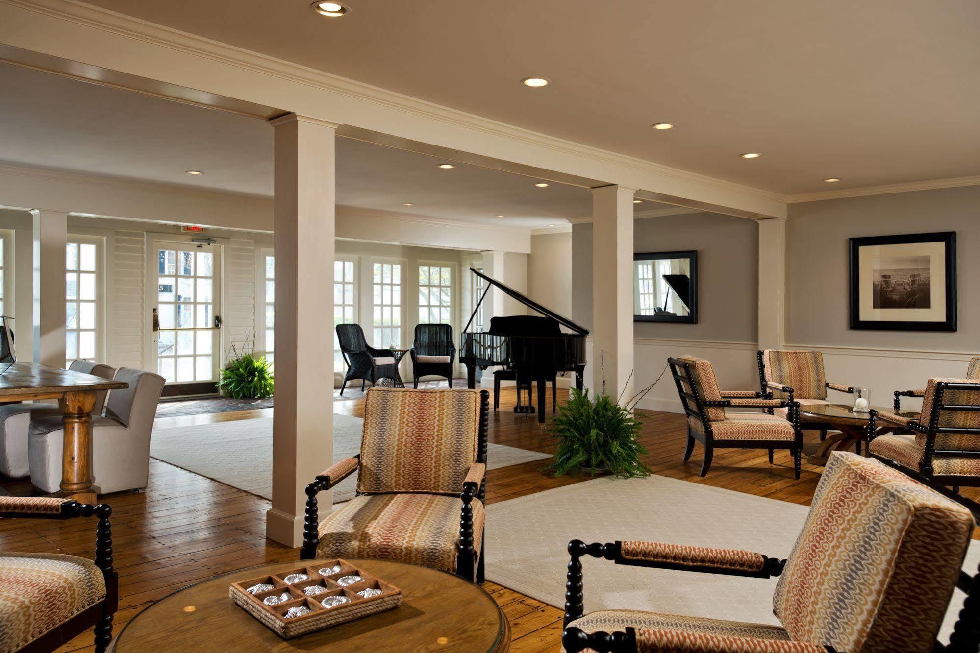 Wayside 4*