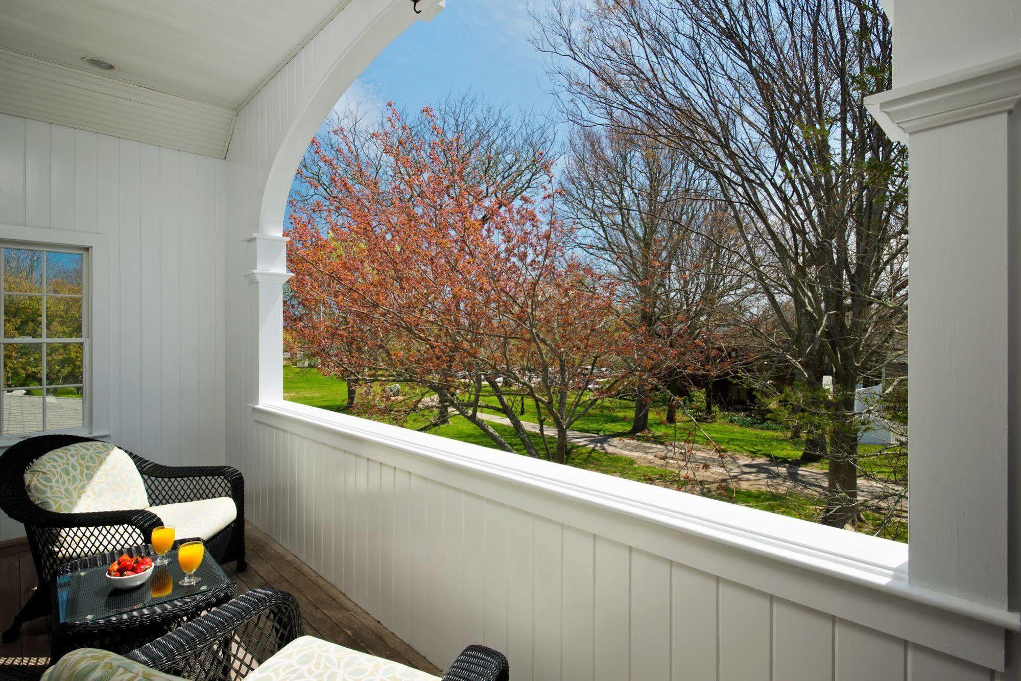 Wayside Hotel 4*