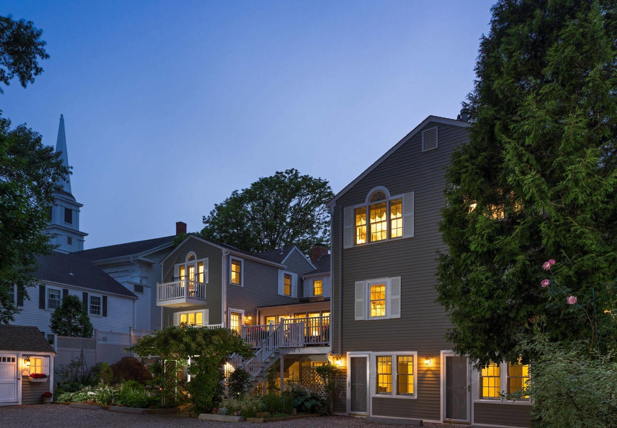 Bed & Breakfast Old Harbor 4*