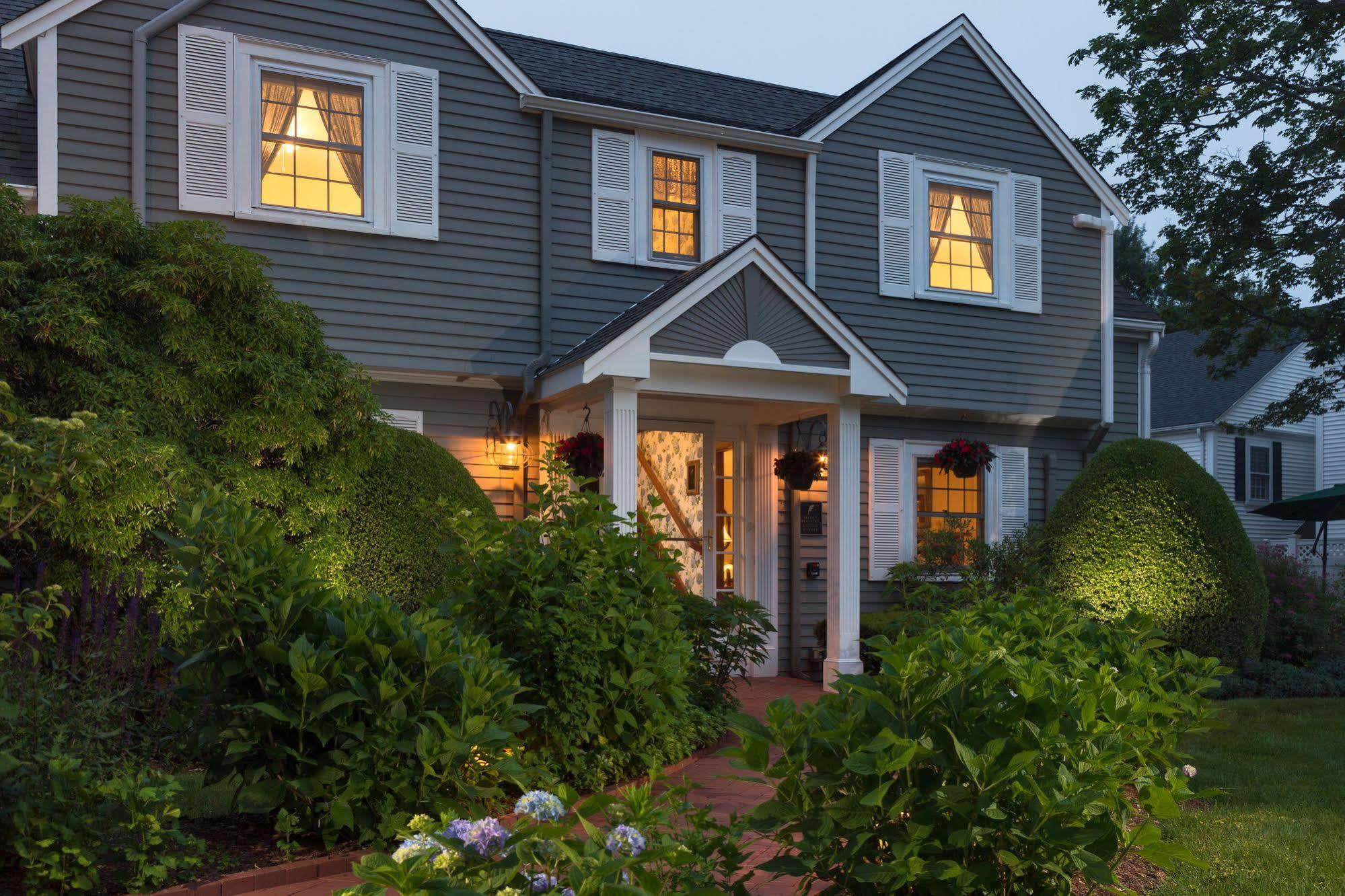 Old Harbor Bed & Breakfast 4*