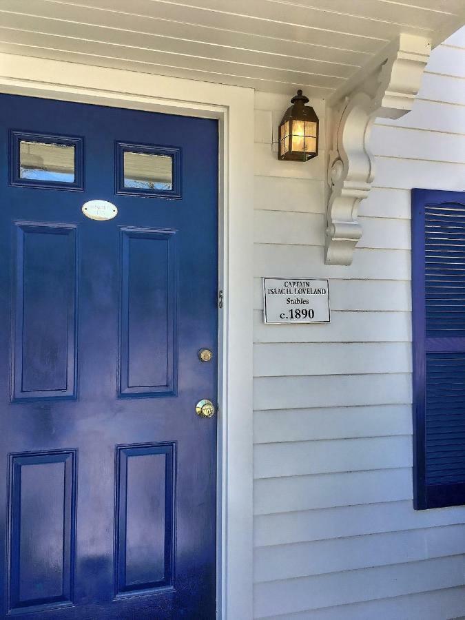The Carriage House Bed & Breakfast 4*
