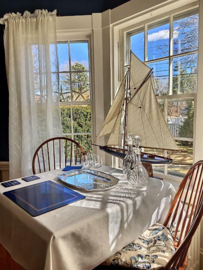 The Carriage House Bed & Breakfast 4*