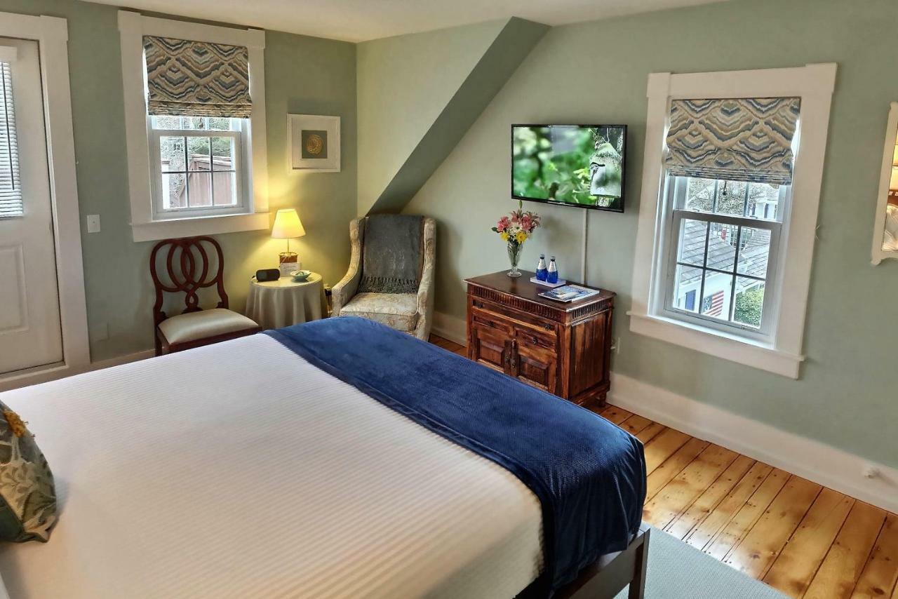 The Carriage House 4*