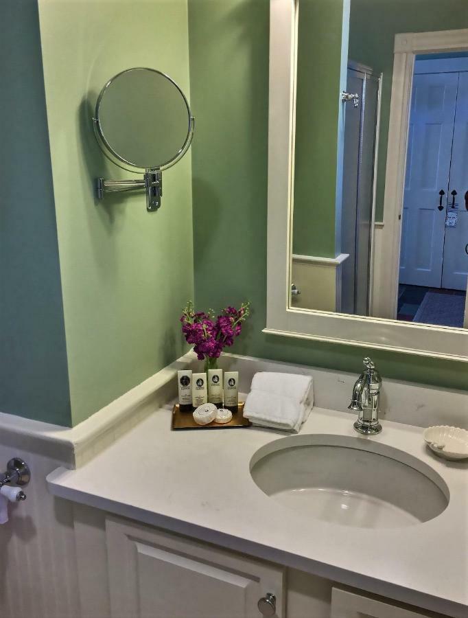 The Carriage House Bed & Breakfast