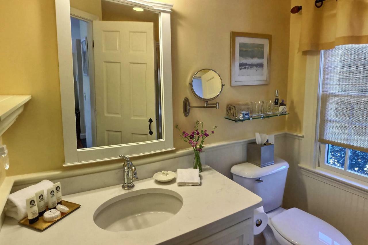 The Carriage House 4*